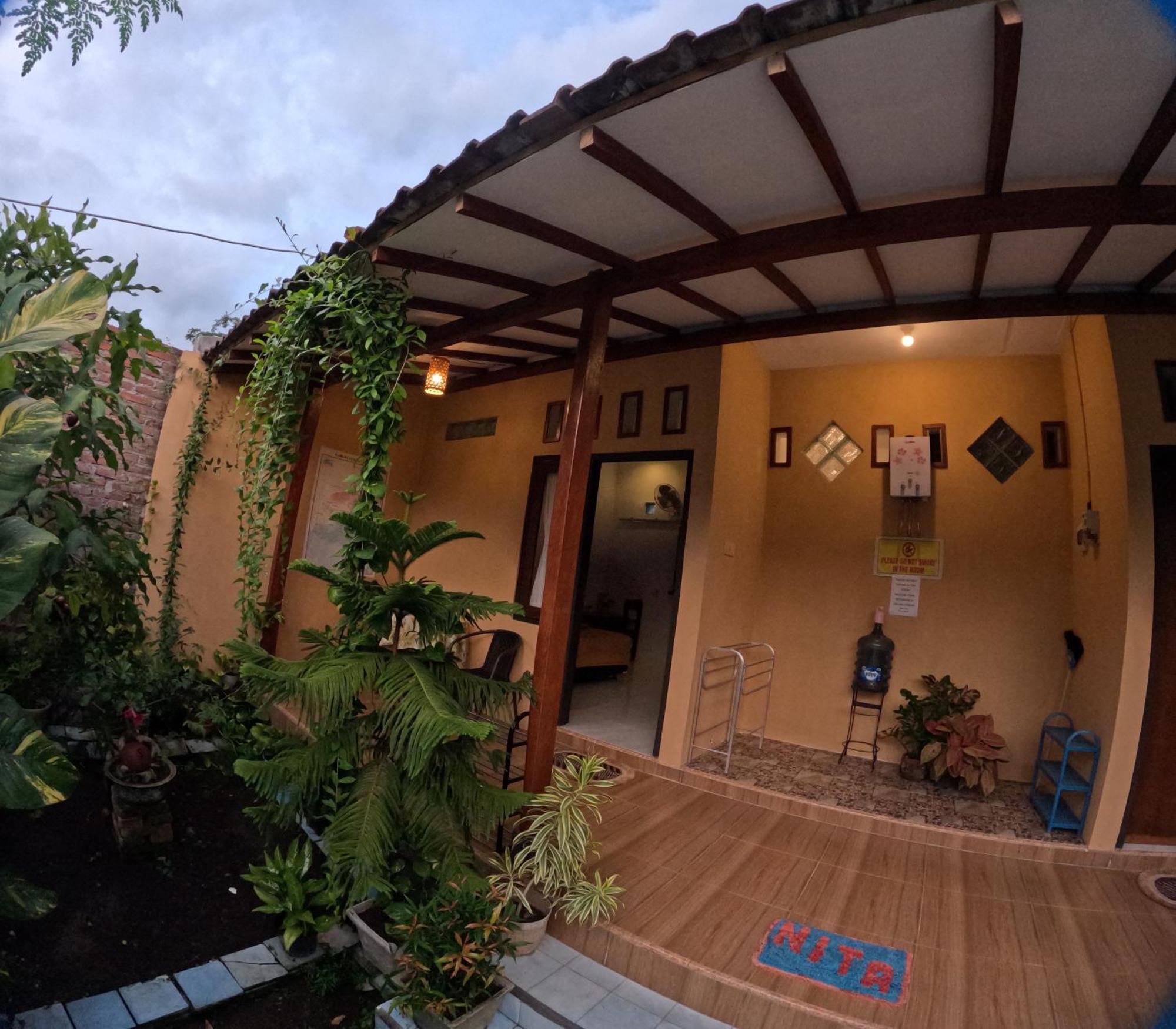 Nitha Homestay Banyuwangi  Exterior photo