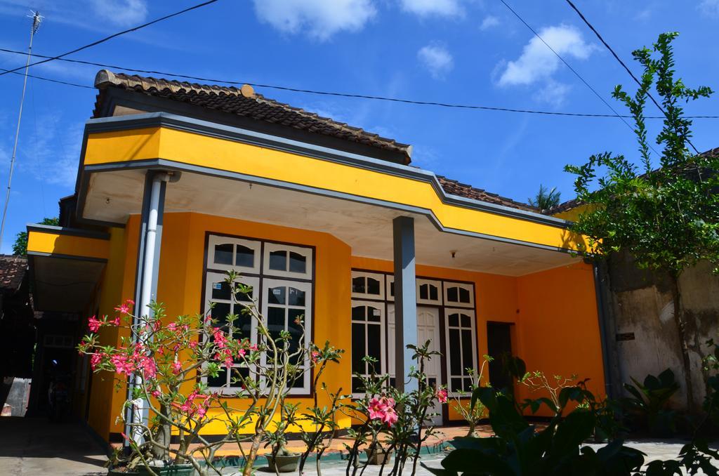 Nitha Homestay Banyuwangi  Exterior photo