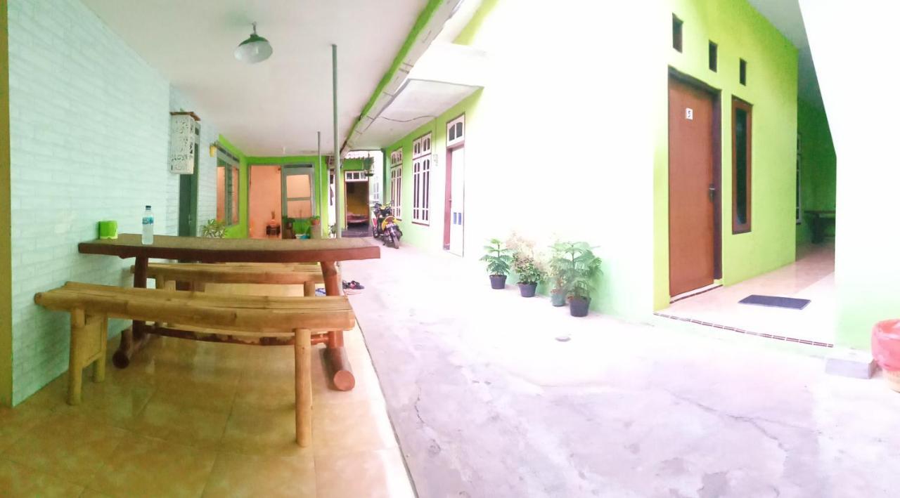 Nitha Homestay Banyuwangi  Exterior photo